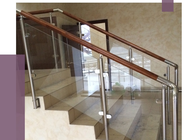 Комбинированные перила из металла и дерева в Бузулуке