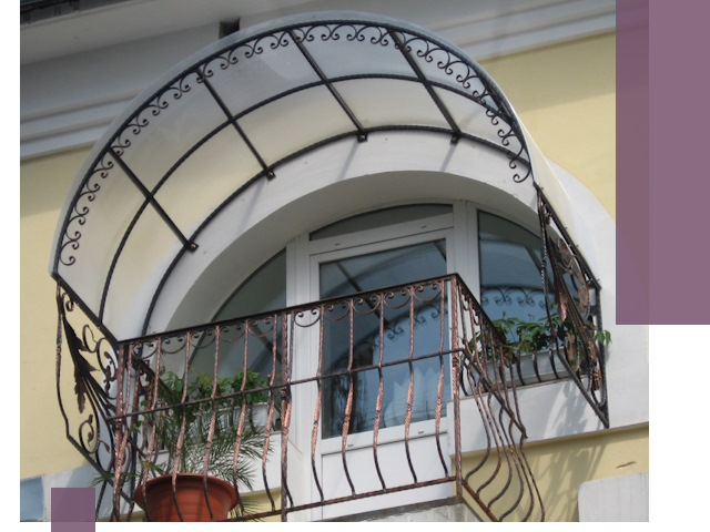 Козырьки над балконом в Бузулуке — изготовление и монтаж